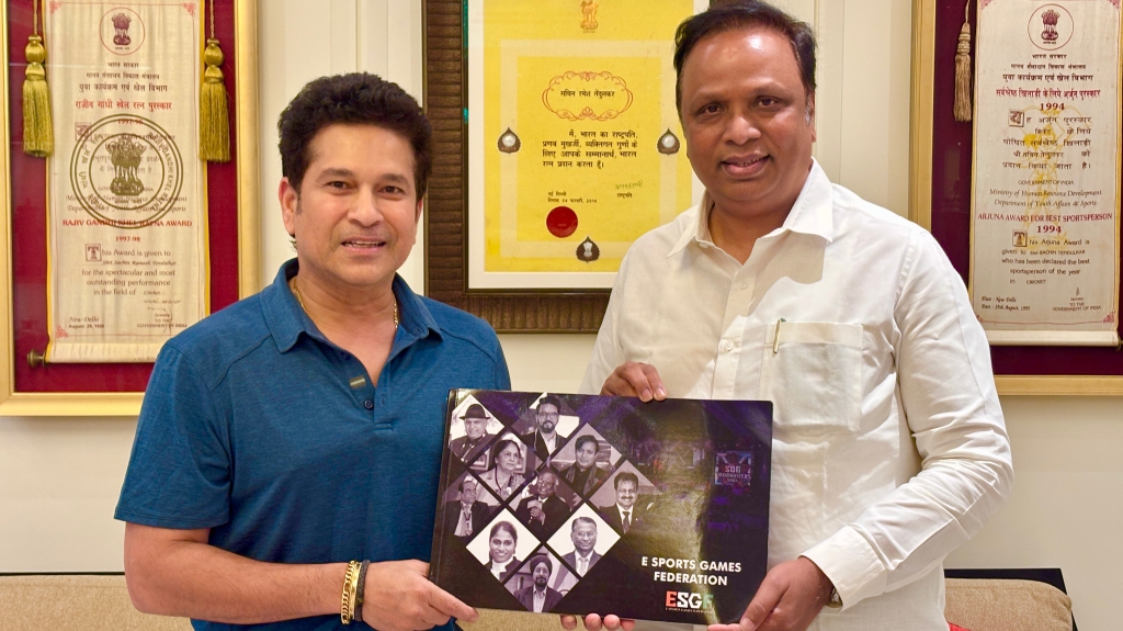 CMSA representative with Sachin Tendulkar
